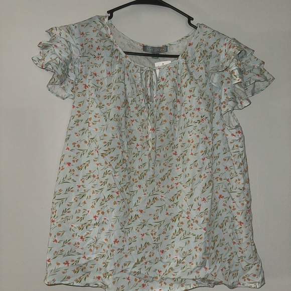 Spring/Summer Top - Picture 1 of 5